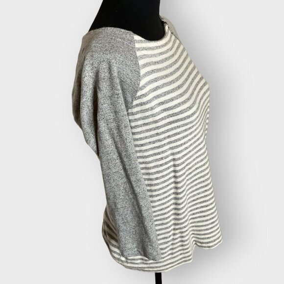 Loft 3/4 Sleeve Gray and White Stripe Top With Zipper Embellishment Size Small - Picture 6 of 6